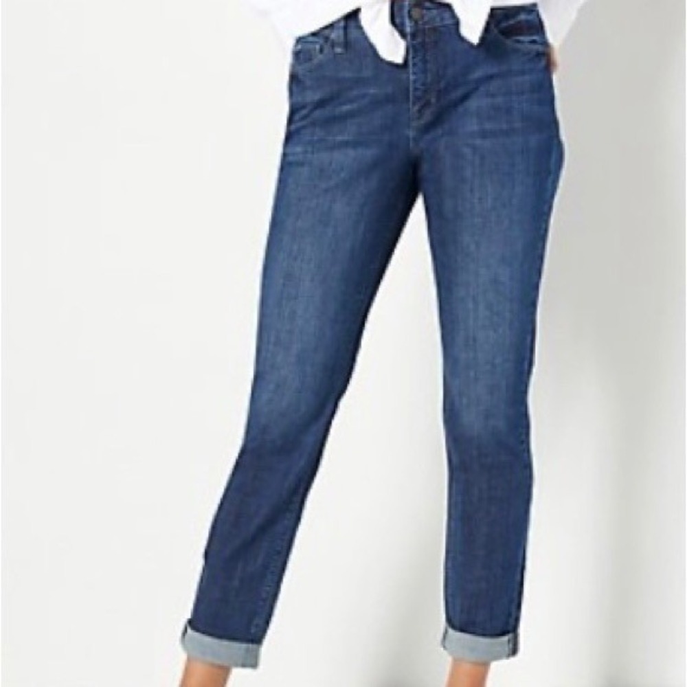 Laurie Felt blue distressed classic stiletto jeans w/cuff. Size 4. Stretch tech.